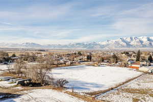 View of mountain feature