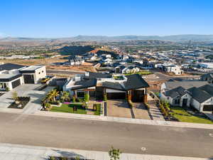 Bird's eye view with a mountain view