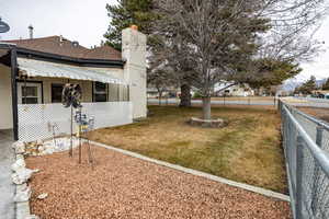 View of front yard