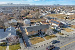 Bird's eye view featuring a mountain view