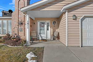 covered porch, entry