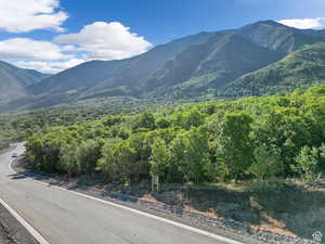 View of mountain feature