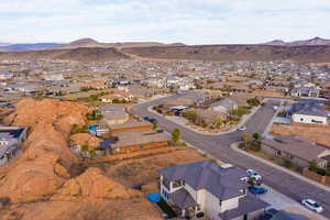 Aerial view with a mountain view