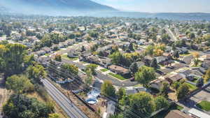 Aerial view with a mountain view