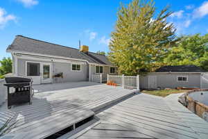 Wooden terrace with area for grilling