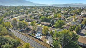 Drone / aerial view featuring a mountain view