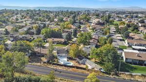 Bird's eye view with a mountain view