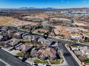 Drone / aerial view featuring a mountain view