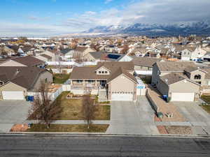 Bird's eye view featuring a mountain view