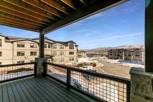 Balcony featuring a mountain view