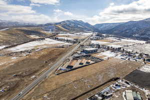 Aerial view with a mountain view