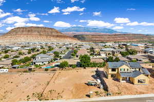 Aerial view with a mountain view