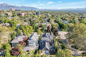 Bird's eye view featuring a mountain view