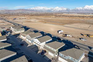 Bird's eye view with a mountain view