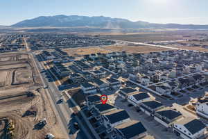 Drone / aerial view featuring a mountain view