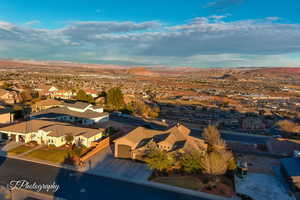 Aerial view with a mountain view