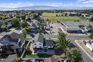 Aerial view with a mountain view