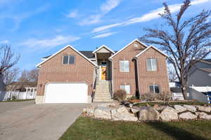 Photo 4 of 1818  COUNTRY BEND CIR