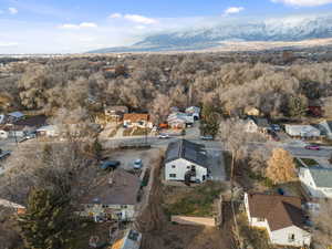 Bird's eye view with a mountain view