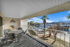 Balcony featuring a mountain view