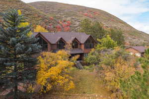 Bird's eye view featuring a mountain view