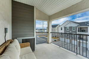 Balcony featuring an outdoor hangout area