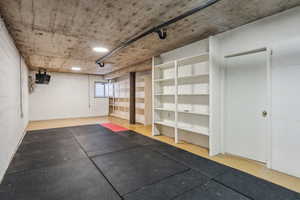 Gym with access to the backyard, independent heat source and storage rooms