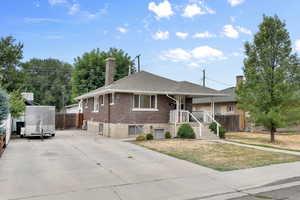 View of front facade with a front lawn