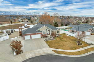 Bird's eye view with a mountain view