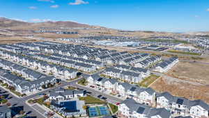 Aerial view with a mountain view