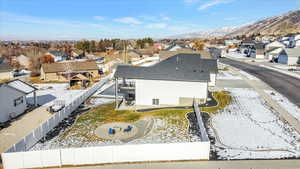 Aerial view with a mountain view