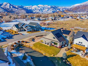 Bird's eye view featuring a mountain view