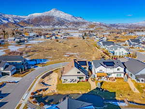 Drone / aerial view featuring a mountain view