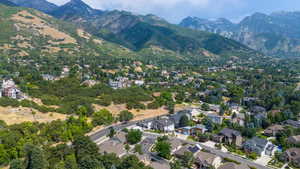 Drone / aerial view featuring a mountain view