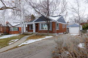 Bungalow with a tandem garage a