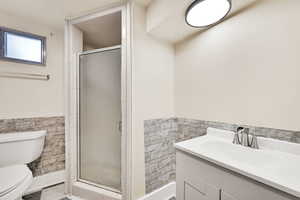 3/4 Bathroom with toilet, vanity