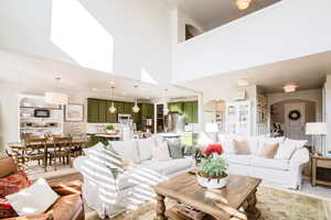 Living room with a towering ceiling