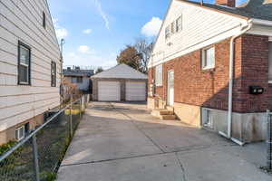 Long Driveway and Large Garage