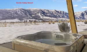 Nordic Valley views. Private Hot Tub