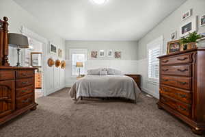 Bedroom with carpet