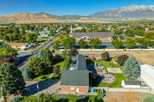 Drone / aerial view featuring a mountain view