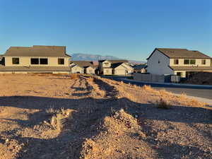 View of yard featuring a mountain view