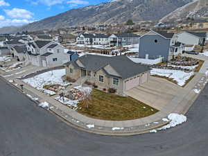 Snowy aerial view with a mountain view