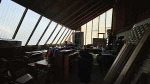 Miscellaneous room with lofted ceiling