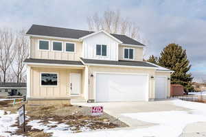 View of front of house featuring a garage