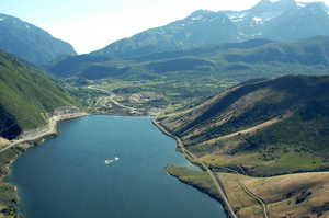 15 Minutes to Deer Creek Reservoir at the mouth of Provo Canyon