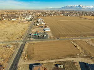 Bird's eye view featuring a mountain view