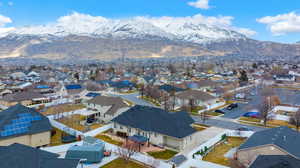 Bird's eye view featuring a mountain view