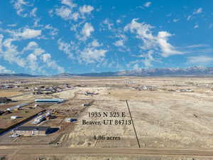 Bird's eye view with a mountain view