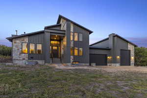 View of front facade with a garage